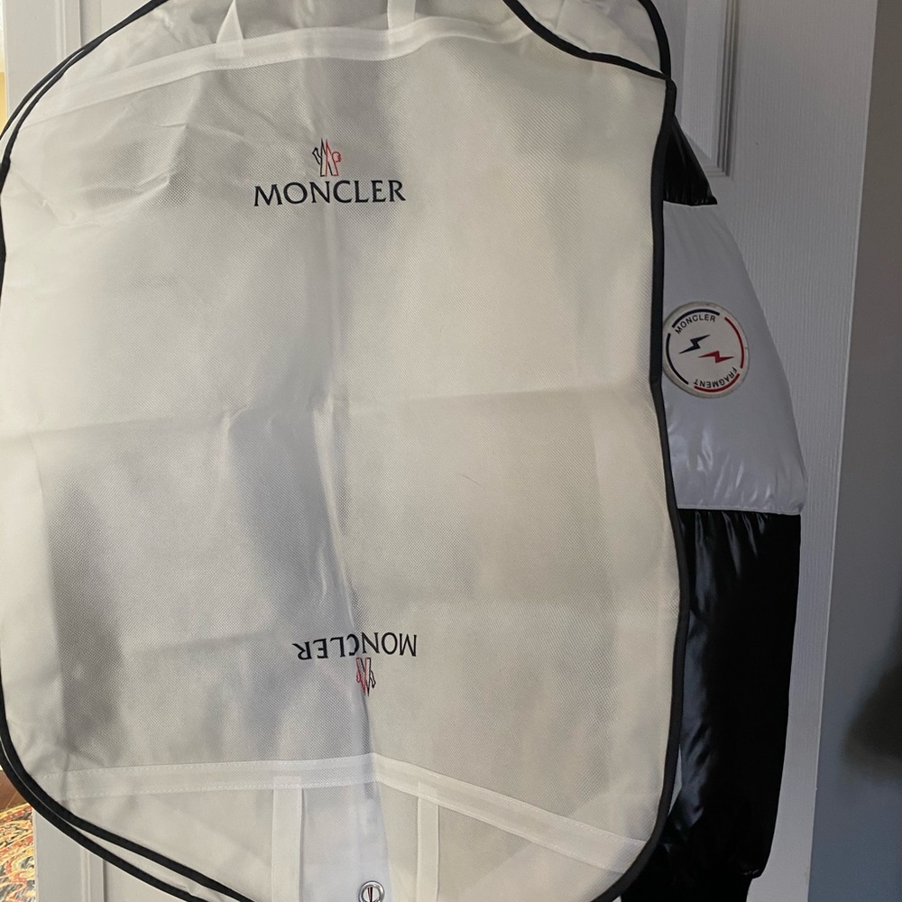 Moncler - Picture 6 of 6